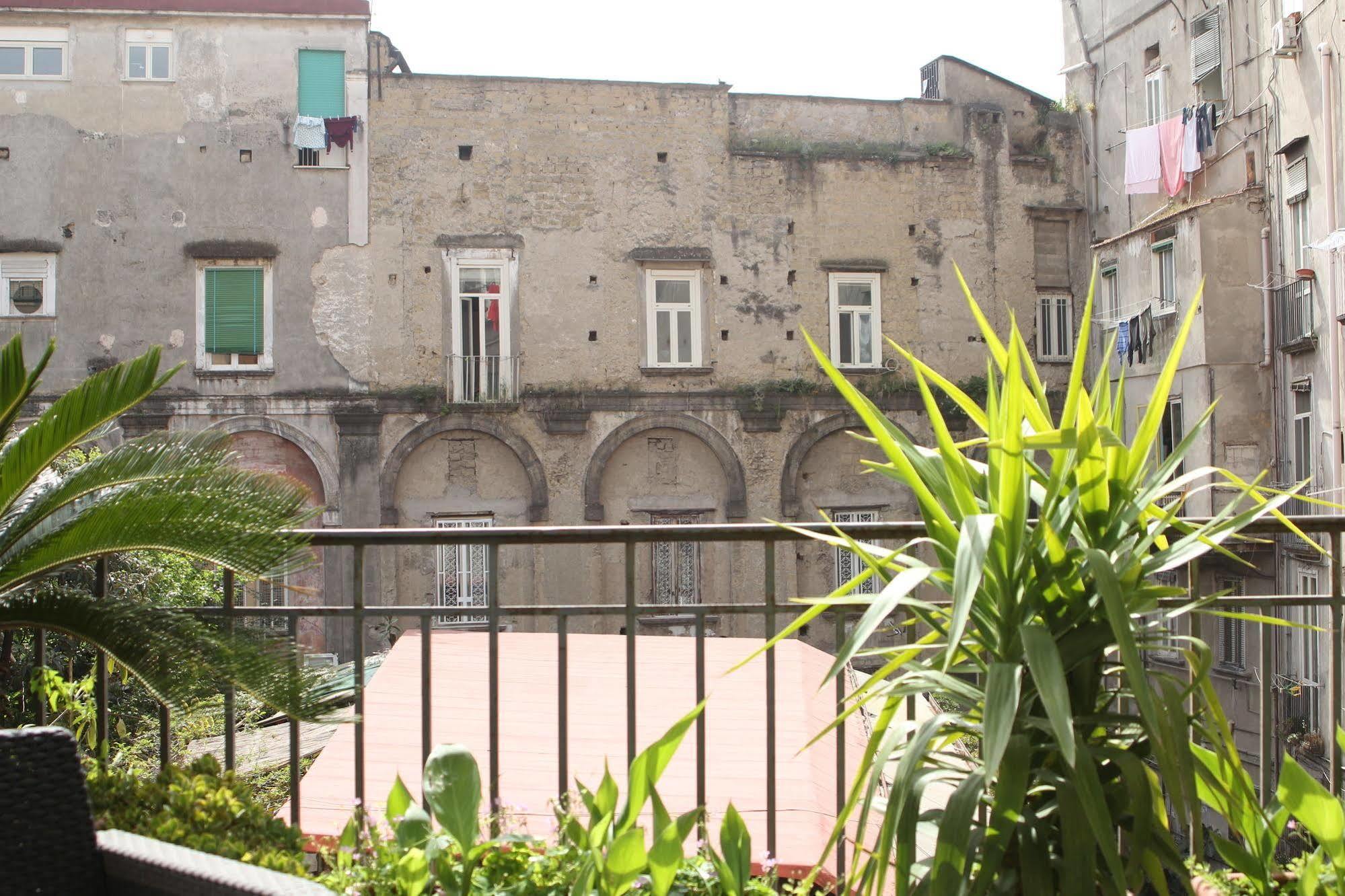 B&B Bellini Napoli Bagian luar foto